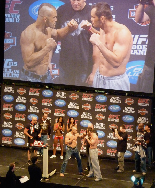 582px version of Weigh-in of Ultimate Fighters