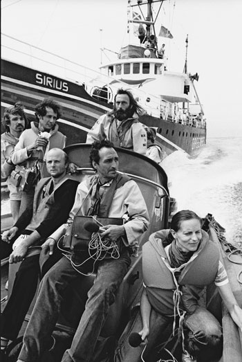 Zodiac crew from the Greenpeace vessel Sirius, 1982, 350 px