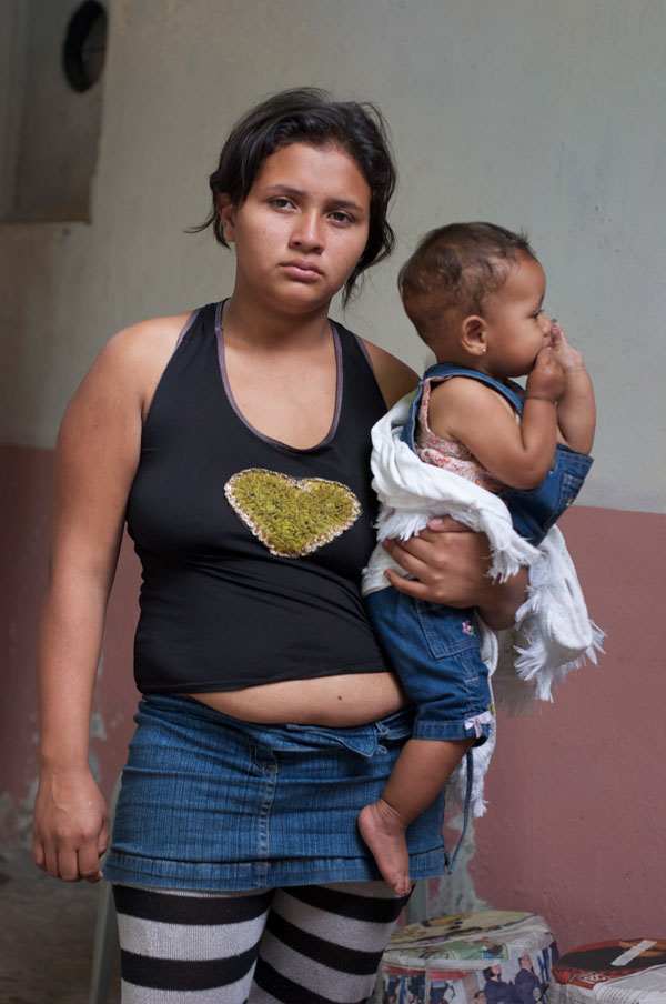 582px version of honduran-woman-with-child.jpg