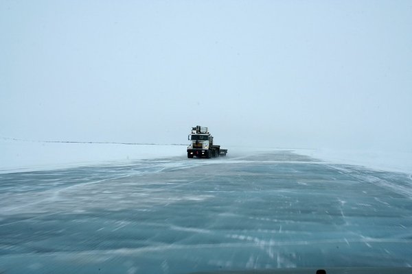 Mackenzie-Ice-Road.jpg