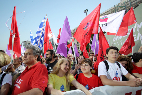 582px version of Syriza fans