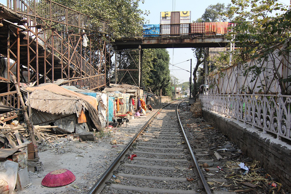 slums-railway.jpg