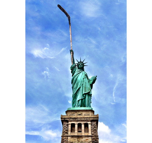 582px version of Statue of Liberty with hockey stick, smaller
