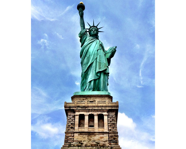 582px version of Statue of Liberty, small with padding