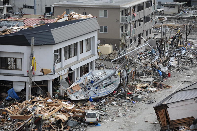 TsunamiJapan2011.jpg