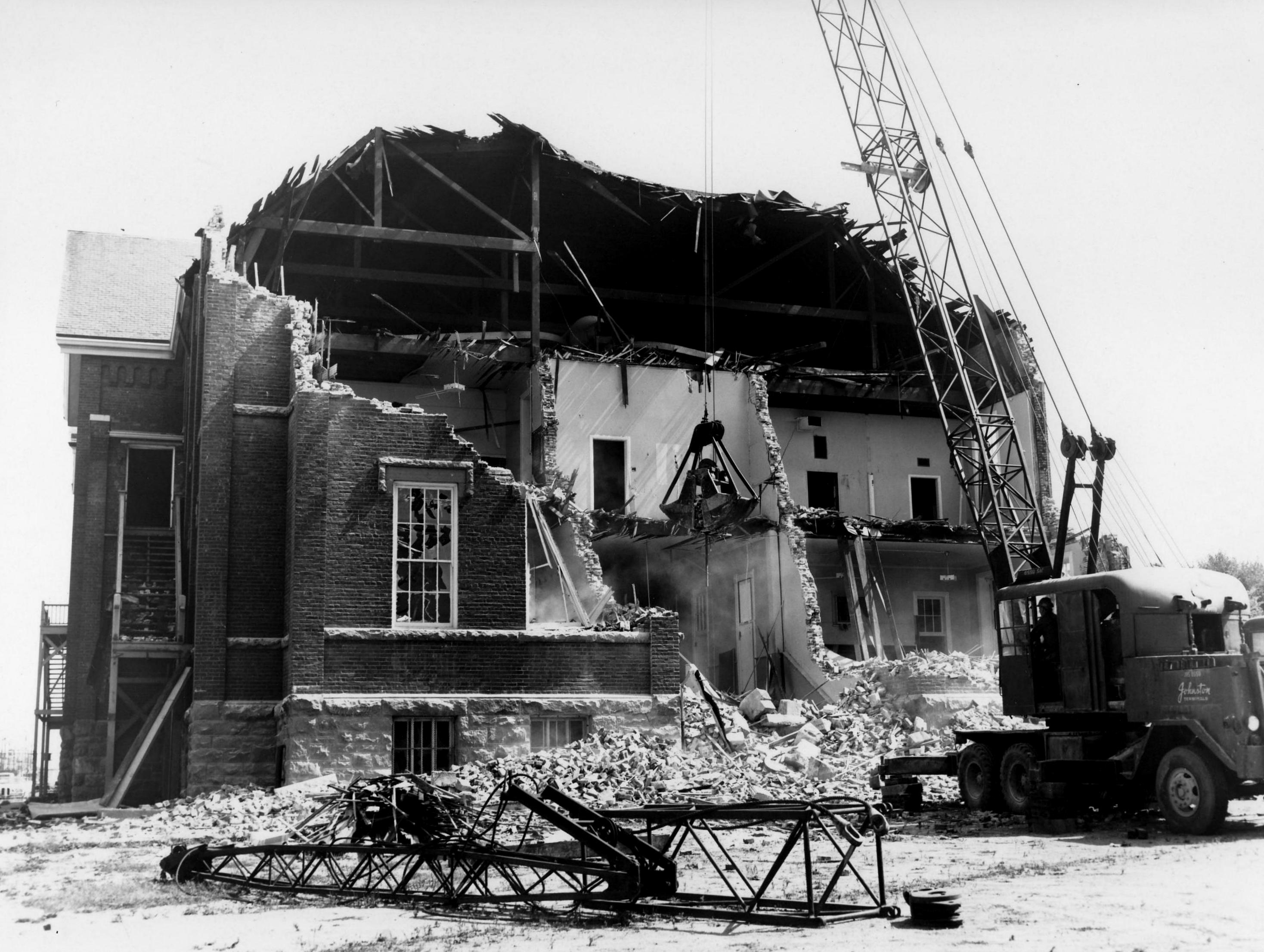 851px version of MountPleasant-1972-Demolish.jpg