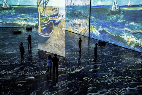 When Van Gogh Goes Huge, What Do We Miss?