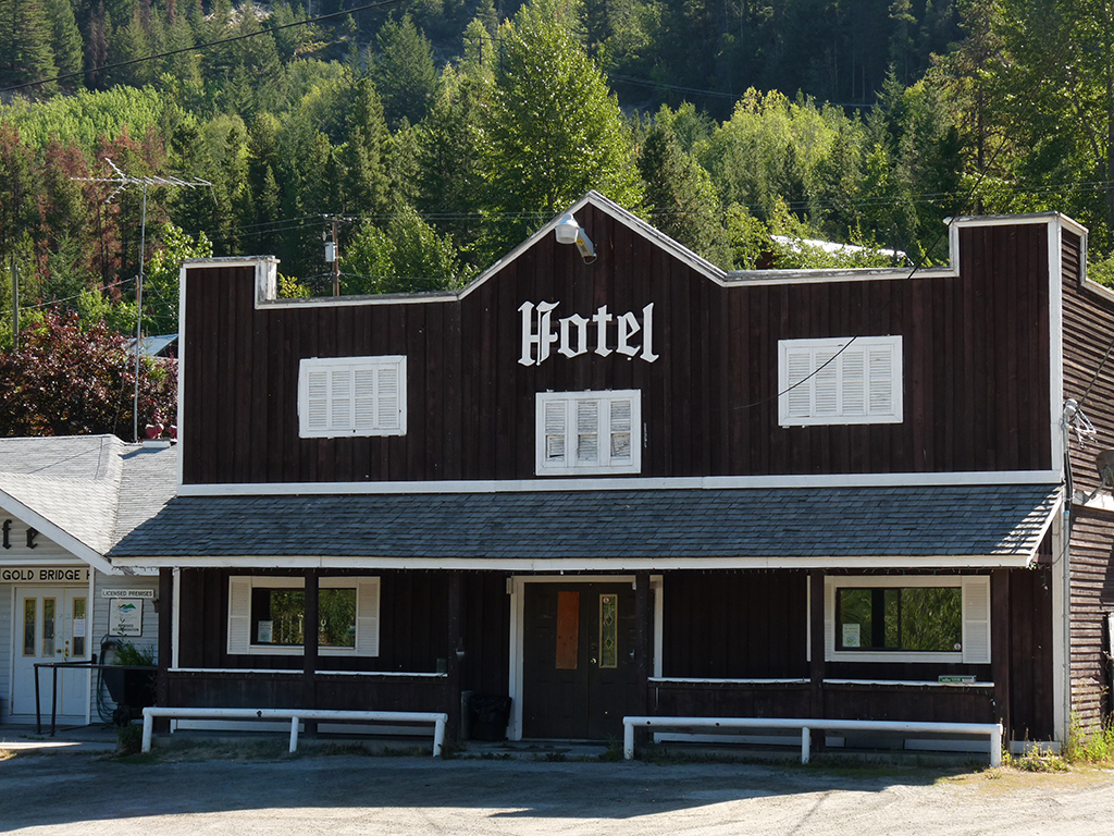 582px version of GoldBridgeHotel.jpg