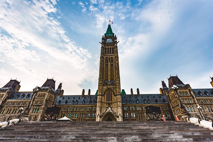 Ottawa-Parliament-Hill.jpg