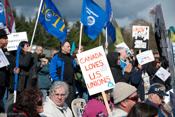 Peace Arch union solidarity rally