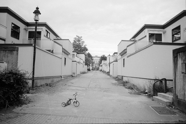 582px version of Walkway in Mau Dan Gardens Housing Cooperative