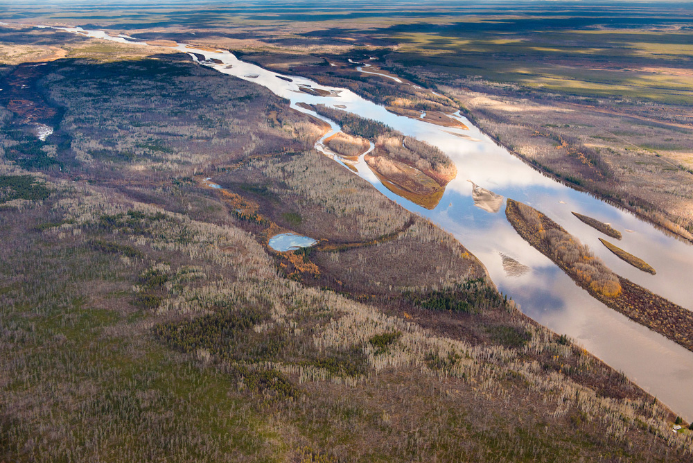 TeckMineAthabascaRiver.jpg