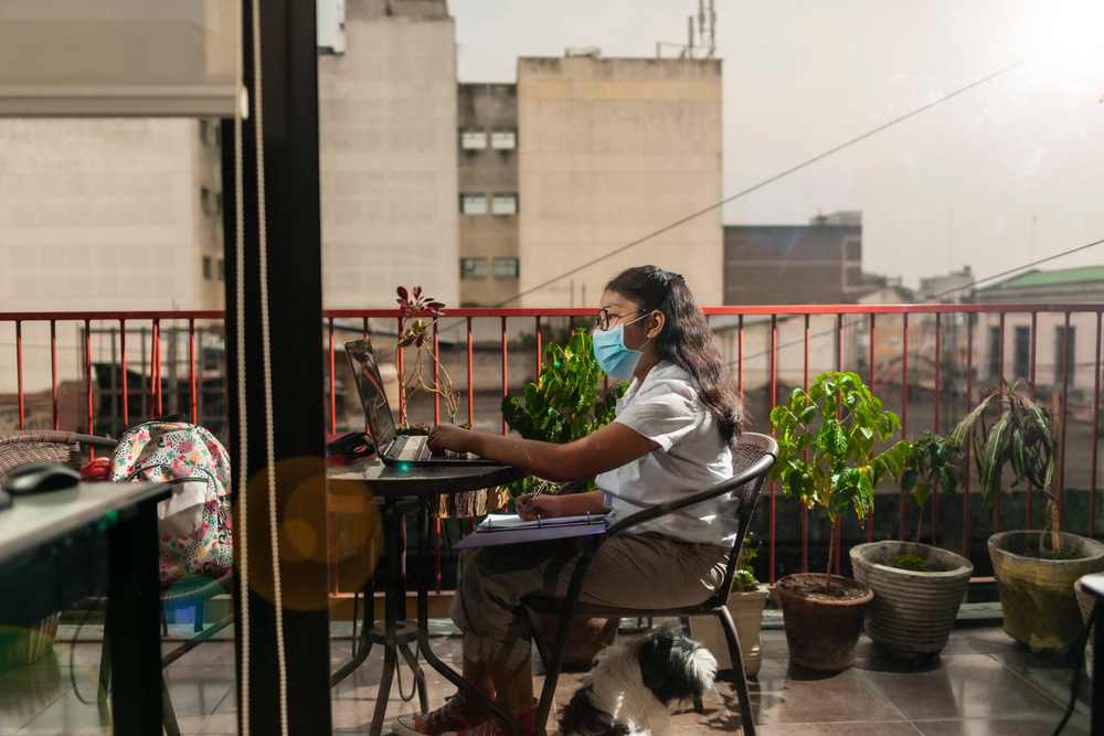 851px version of GirlOnlineGuatemalaCityRooftop.jpg