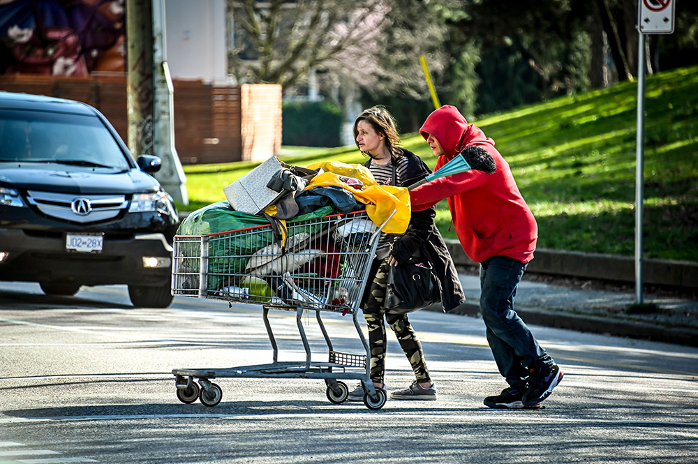 851px version of GastownPedestriansShoppingCart.jpg