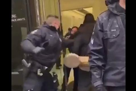 Vancouver Police to Review Own Violent Arrests at Indigenous Pipeline Protest