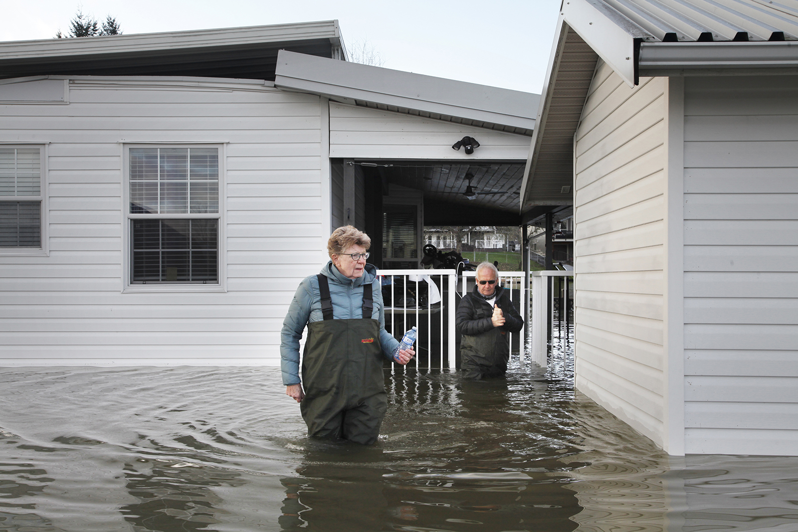 851px version of EvergladesFloodCouple.jpg