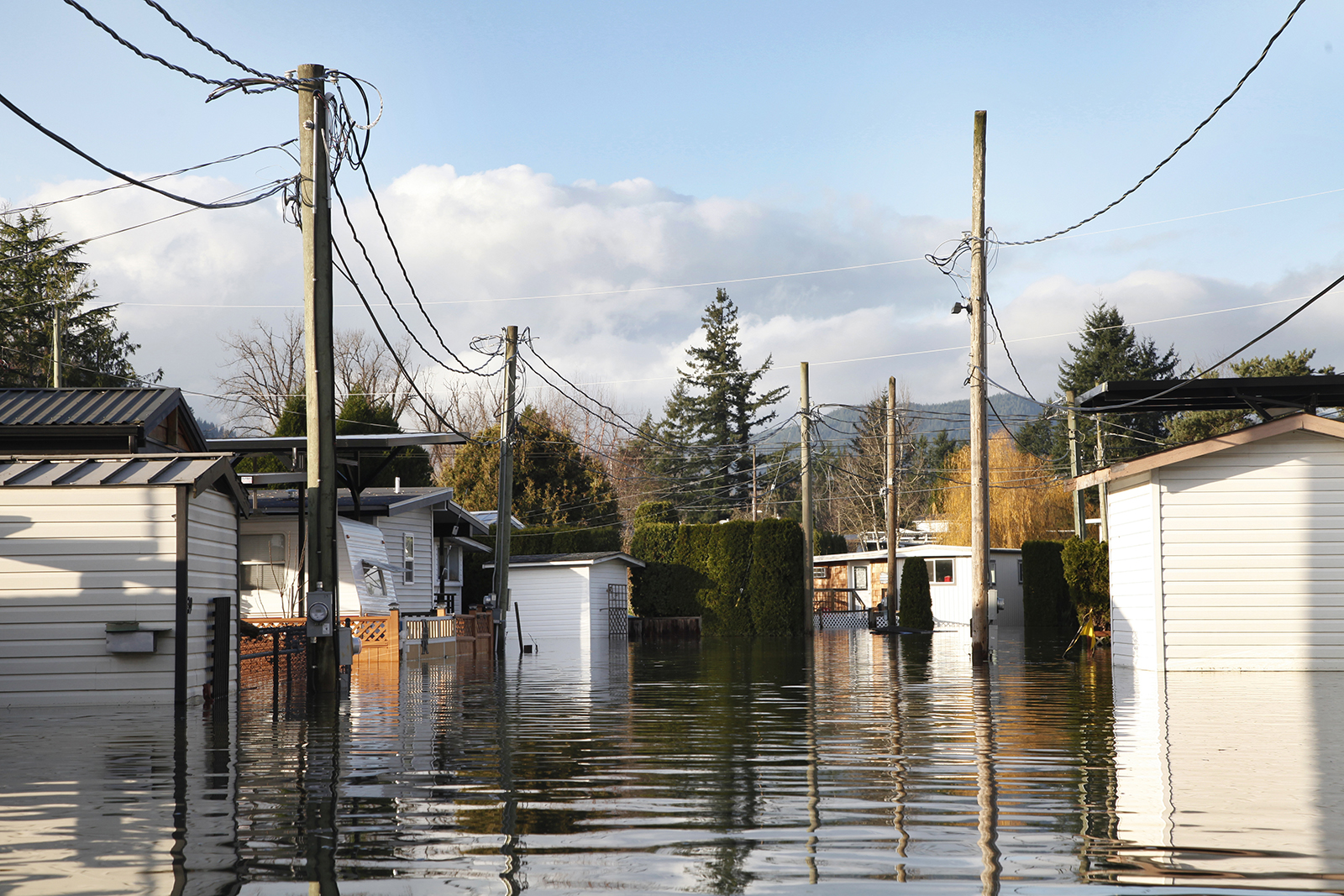 851px version of EvergladesResortFloodView.jpg