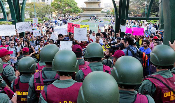 582px version of Venezuelan protestors, 2014