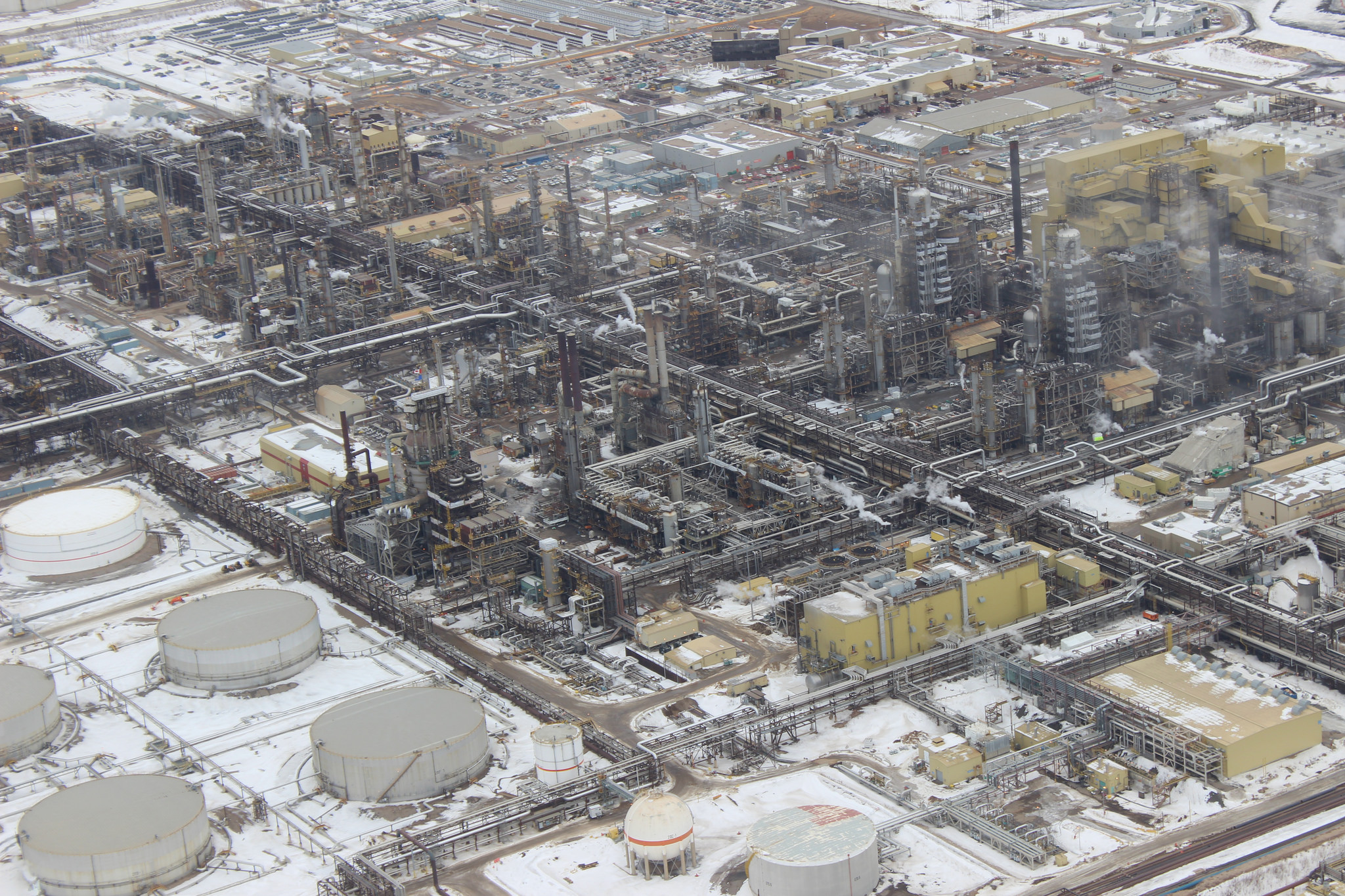 oilsands-syncrude.jpg