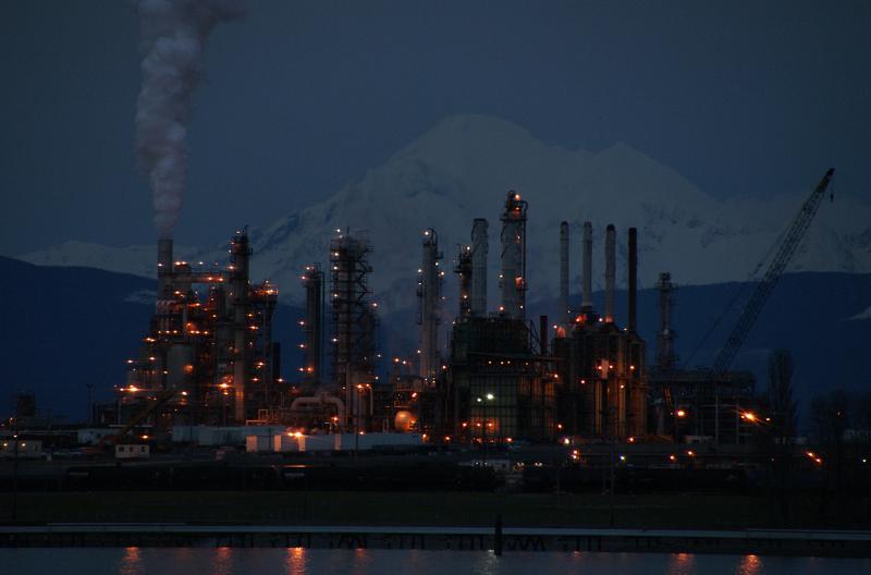 Pipeline Expansion: US Refineries Win, Canadians Lose