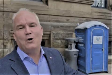 Please Advise! Why Are Politicians So Painfully, Pathetically Unfunny?
